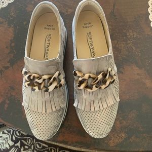 SoftWaves sneaker, size 39